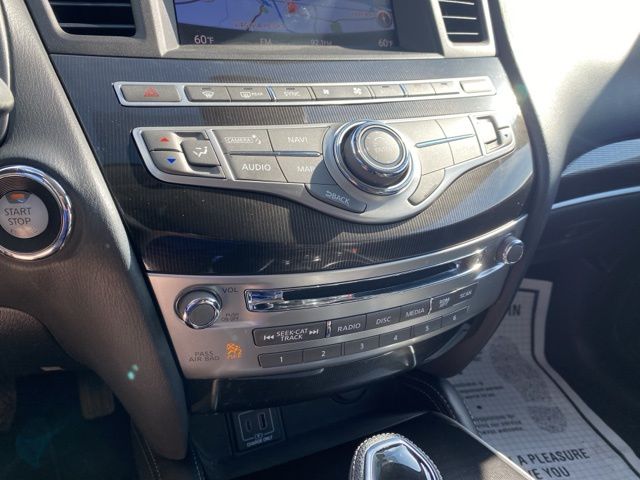 2019 Infiniti QX60 LUXE photo