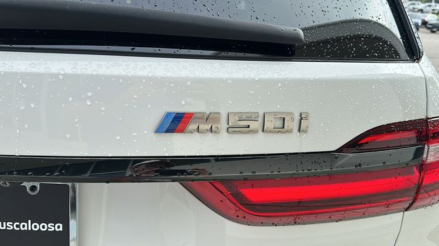 2022 BMW X7 M50i 12