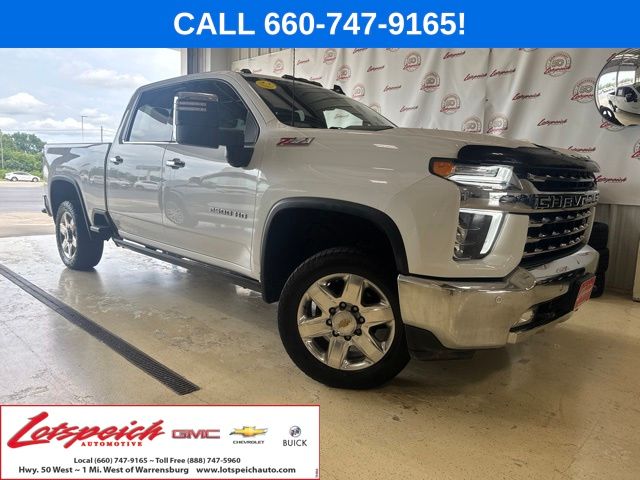Summit White 2022 Chevrolet Silverado 2500HD Pickup Truck Four-Wheel Drive 6-Speed Automatic