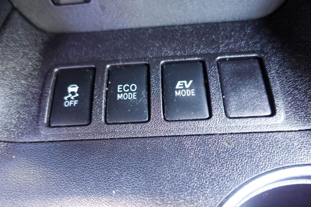 used 2018 Toyota Highlander Hybrid car, priced at $18,399