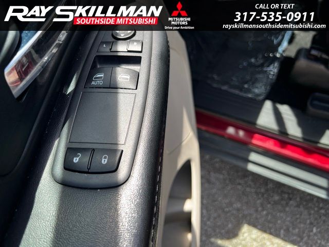 Used 2015 Red Dodge SE Plus image 18