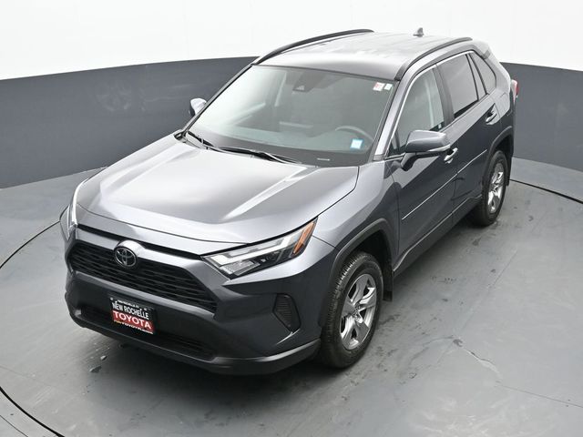 2024 Toyota RAV4 XLE 38