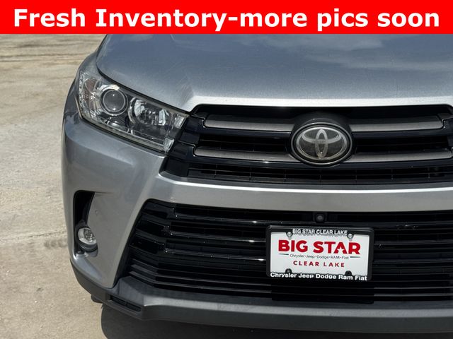 2019 Toyota Highlander Limited Platinum Silver at River Oaks CDJR