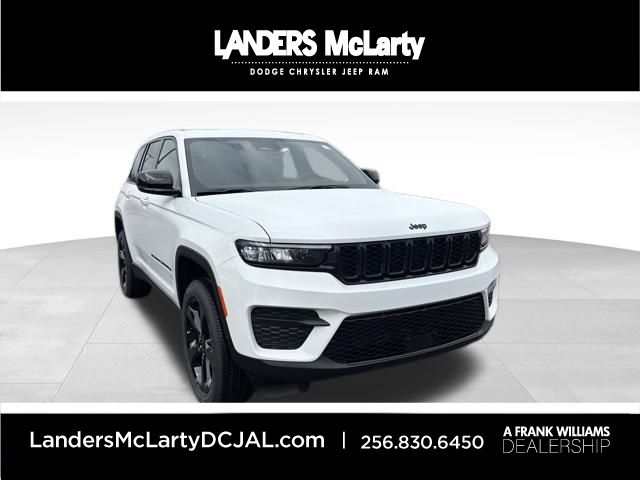 Bright White Clearcoat 2025 Jeep Grand Cherokee SUV / Crossover Four-Wheel Drive 8-Speed Automatic