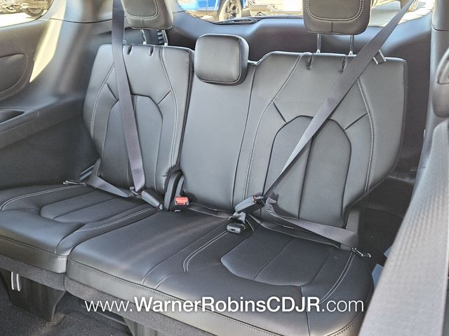 New 2026 White Chrysler Select image 9