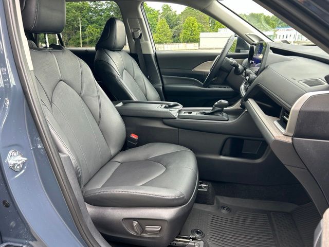 used 2025 Toyota Grand Highlander Hybrid car, priced at $55,999
