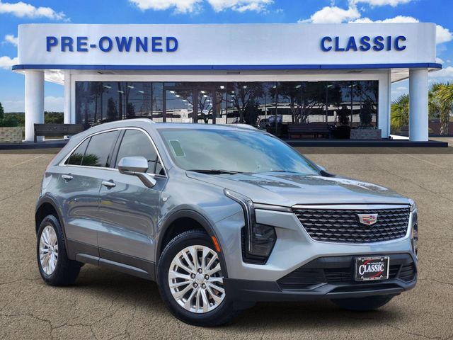2024 Cadillac XT4 Luxury Silver at Tom Peacock Cadillac