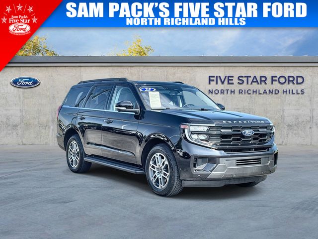 Black Metallic 2025 Ford Expedition SUV / Crossover Four-Wheel Drive Automatic