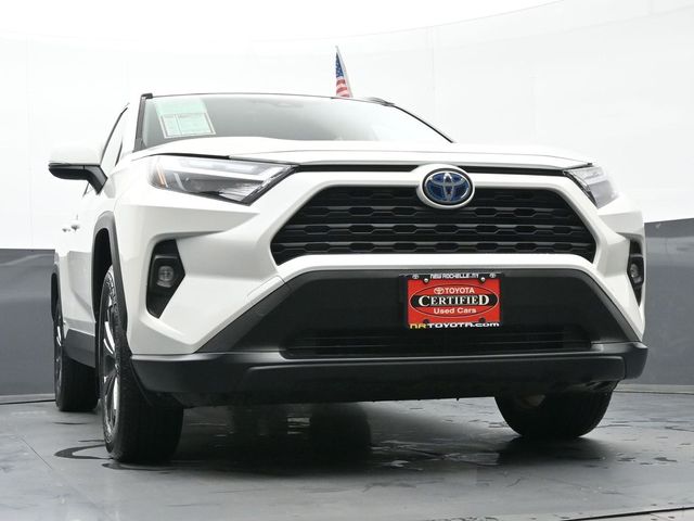 2022 Toyota RAV4 Hybrid XLE Premium 43