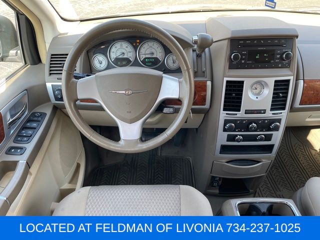 Used 2009 Chrysler Town & Country For Sale in Muncie, IN