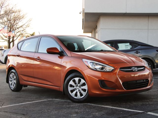 2017 Hyundai Accent SE 4-Door Hatchback FWD