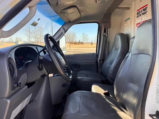 2008 Ford E-450 Cutaway 