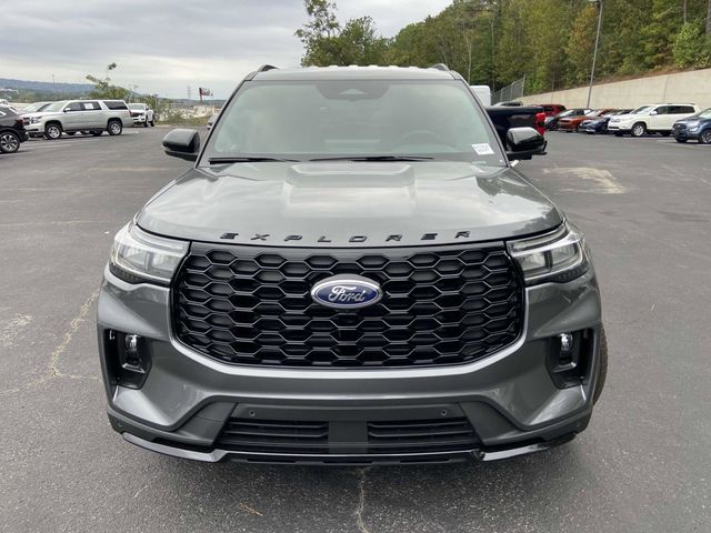 2025 Ford Explorer ST-Line 24