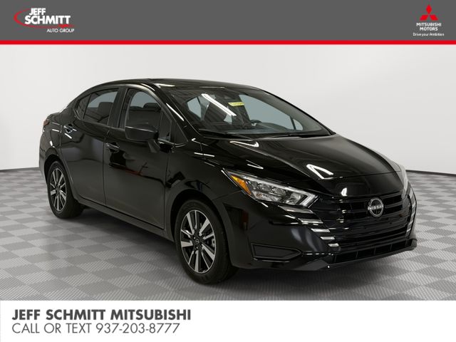 Super Black Metallic 2025 Nissan Versa Sedan Front-Wheel Drive Continuously Variable Transmission