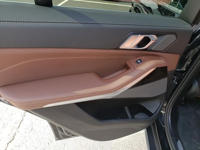 Used 2024 Black BMW xDrive40i image 14