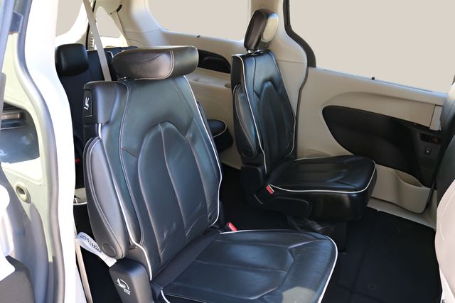 Used Car 2023 Chrysler Pacifica  Limited For Sale Under $35,000 In Austin, Texas