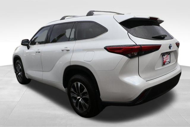 2022 Toyota Highlander Hybrid XLE 21