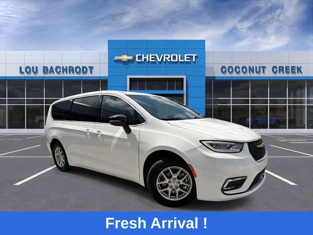 Bright White Clearcoat 2025 Chrysler Pacifica Minivan Front-Wheel Drive 9-Speed Automatic