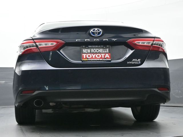 2018 Toyota Camry Hybrid XLE 32