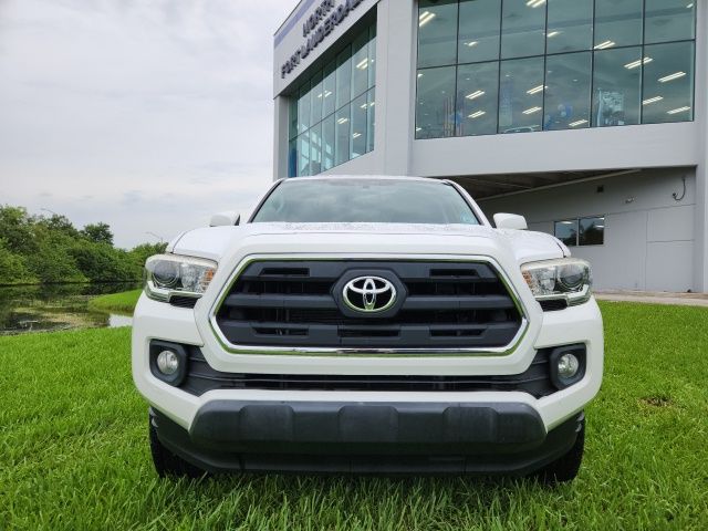 2017 Toyota Tacoma SR5 17