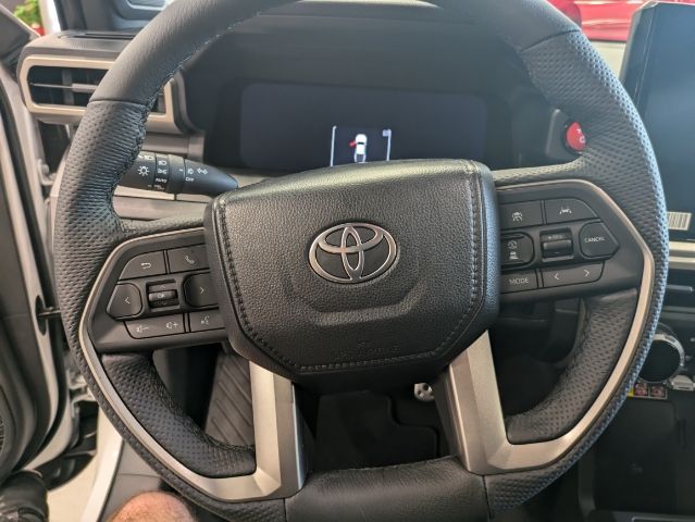 2024 Toyota Tacoma Hybrid TRD Sport 12