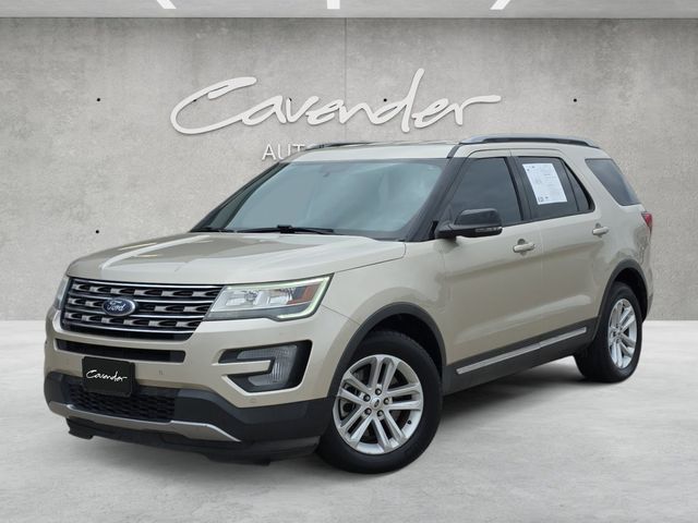 White Gold Metallic 2017 Ford Explorer XLT SUV / Crossover Front-Wheel Drive 6-Speed Automatic