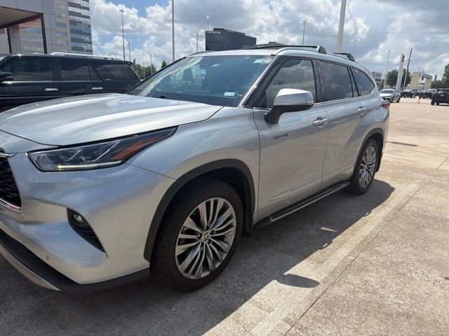 2021 Toyota Highlander Hybrid Platinum Silver at Toyota of Victoria