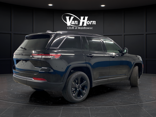 New 2026 Diamond Black Crystal Pearlcoat Jeep Limited image 6