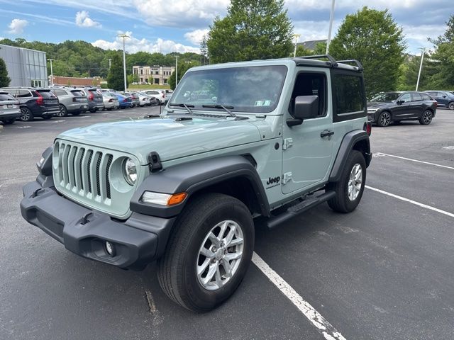 2023 Jeep Wrangler Sport S's photo