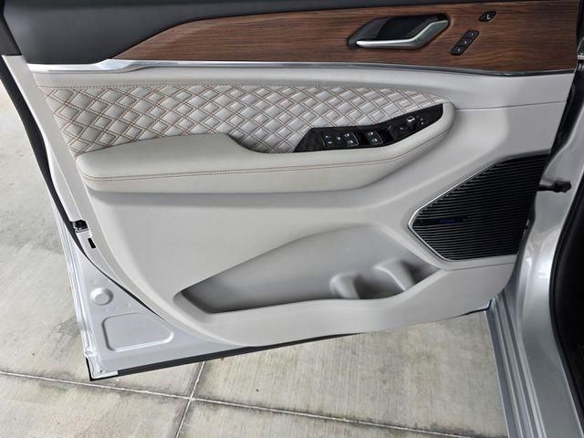 Used 2023 Jeep Grand Cherokee SUV