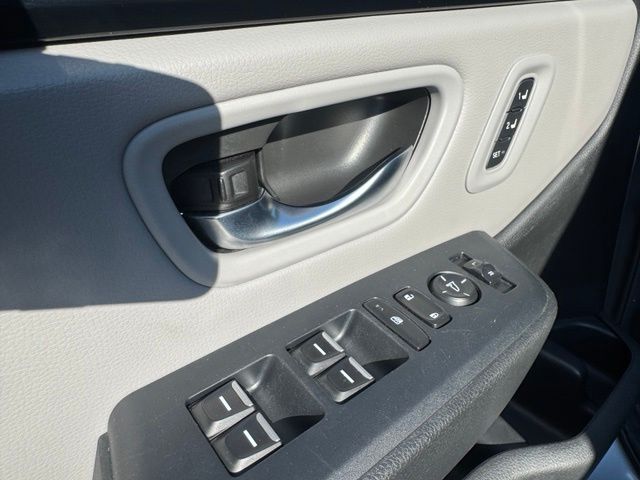 Used 2025 Silver Honda Touring image 21