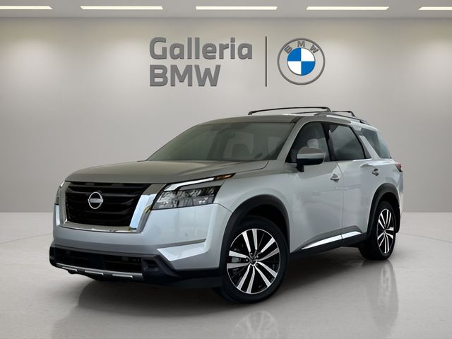 2024 Nissan Pathfinder Platinum's photo