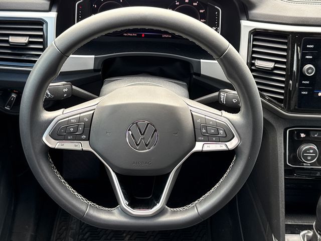 Used 2023 Silver Volkswagen 2.0T SE w/Technology image 14