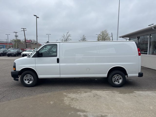 2023 GMC Savana 2500 Work Van photo