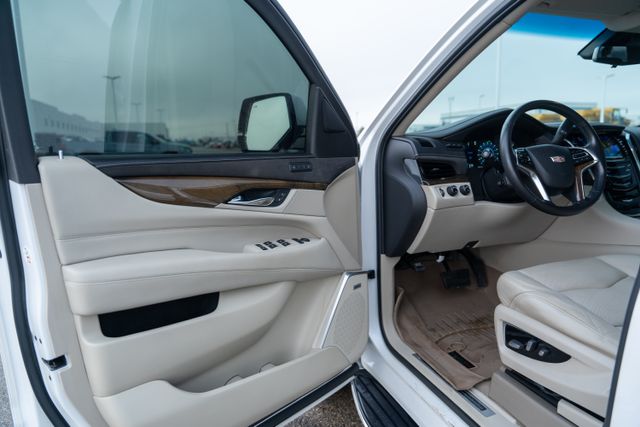 2019 Cadillac Escalade ESV Luxury 24