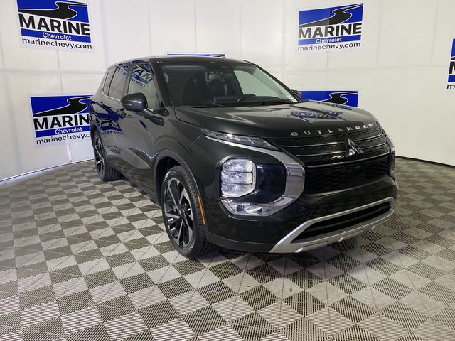 Black Diamond 2023 Mitsubishi Outlander SE FWD SUV / Crossover Front-Wheel Drive Continuously Variable Transmission