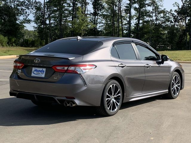 2020 Toyota Camry SE 10