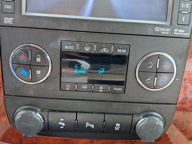 Used 2014 White Chevrolet LTZ image 20