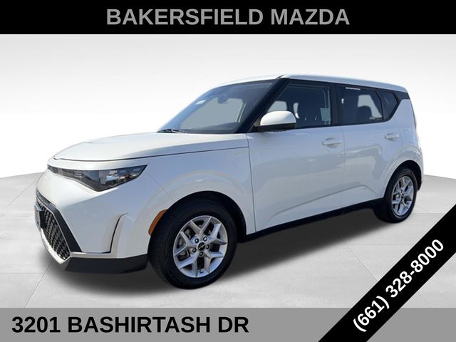 Snow White Pearl 2024 Kia Soul LX FWD SUV / Crossover Front-Wheel Drive Continuously Variable Transmission