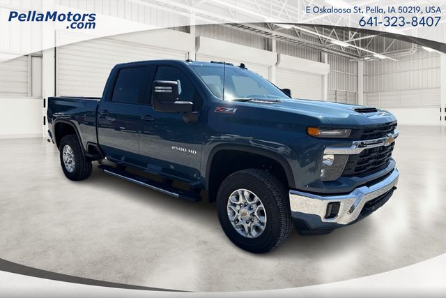 Lakeshore Blue Metallic 2026 Chevrolet Silverado 2500HD Pickup Truck Four-Wheel Drive Automatic