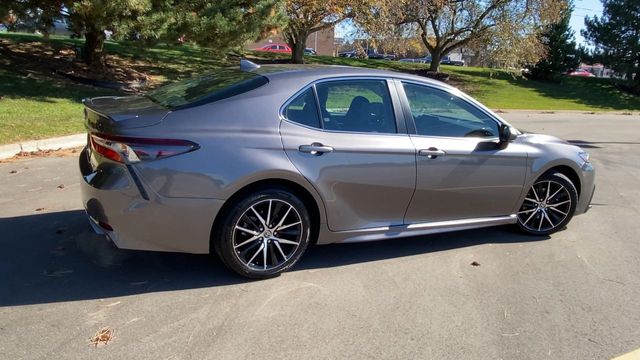 2022 Toyota Camry SE 8