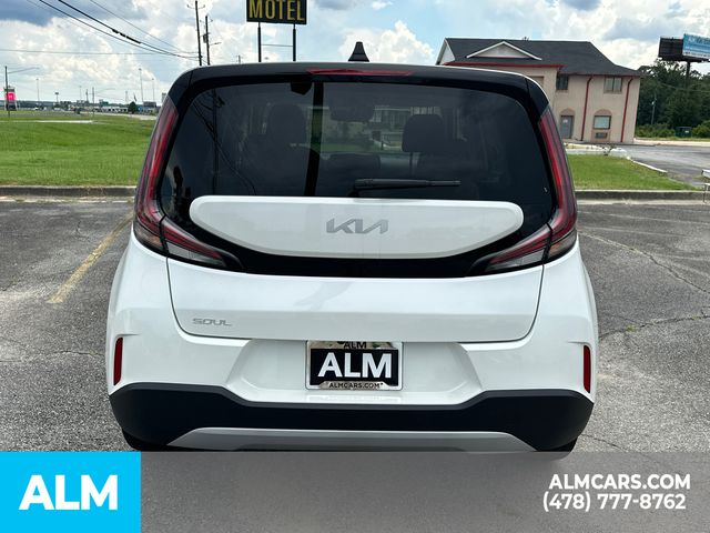 Used 2025 White Kia  image 6