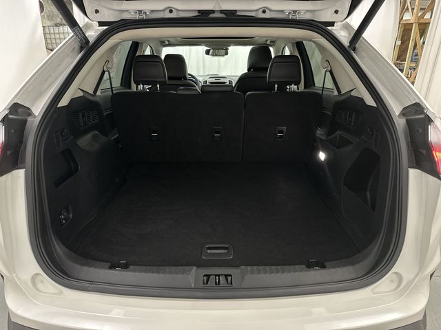 Used 2020 White Ford SEL image 24