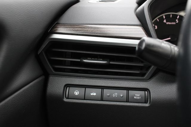 Used 2019 Black Nissan 2.5 SL image 8