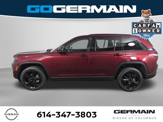 Used 2023 Red Jeep Altitude X image 12