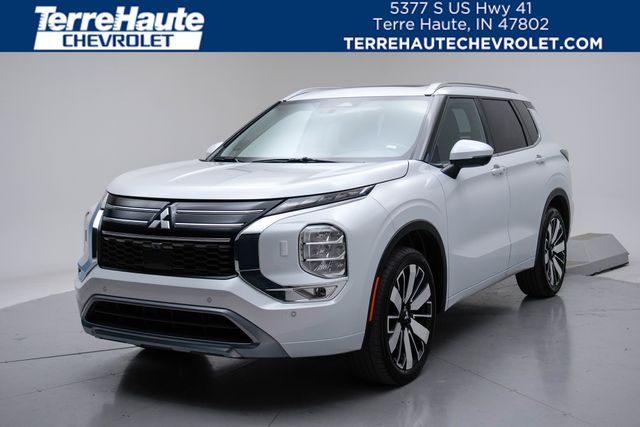 White Diamond 2025 Mitsubishi Outlander SUV / Crossover Front-Wheel Drive Continuously Variable Transmission