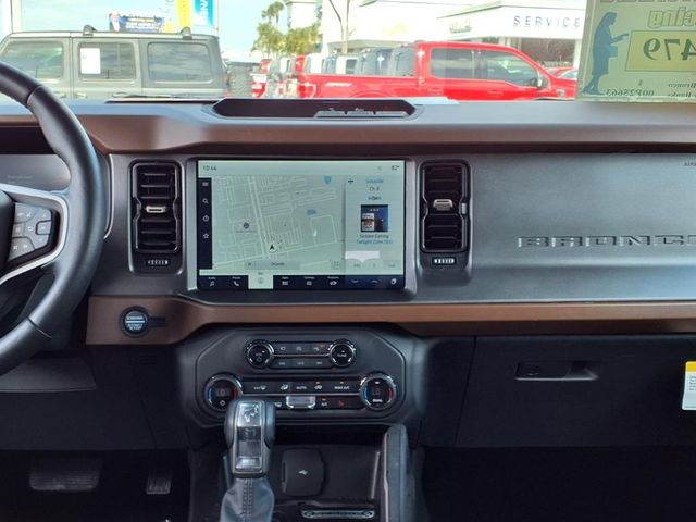2024 Ford Bronco Outer Banks photo