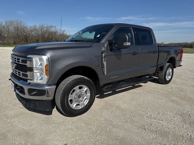 2025 Ford F-250 Super Duty XLT Crew Cab 4WD