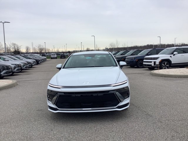 New 2026 White Hyundai SEL Sport image 2