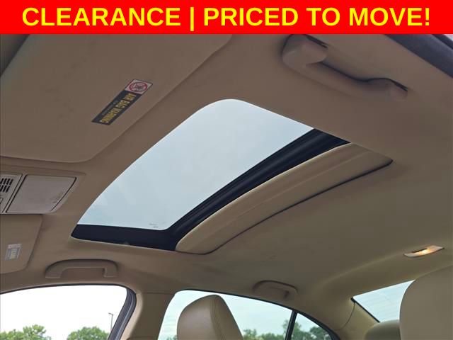 Used 2011 White Honda EX-L image 19